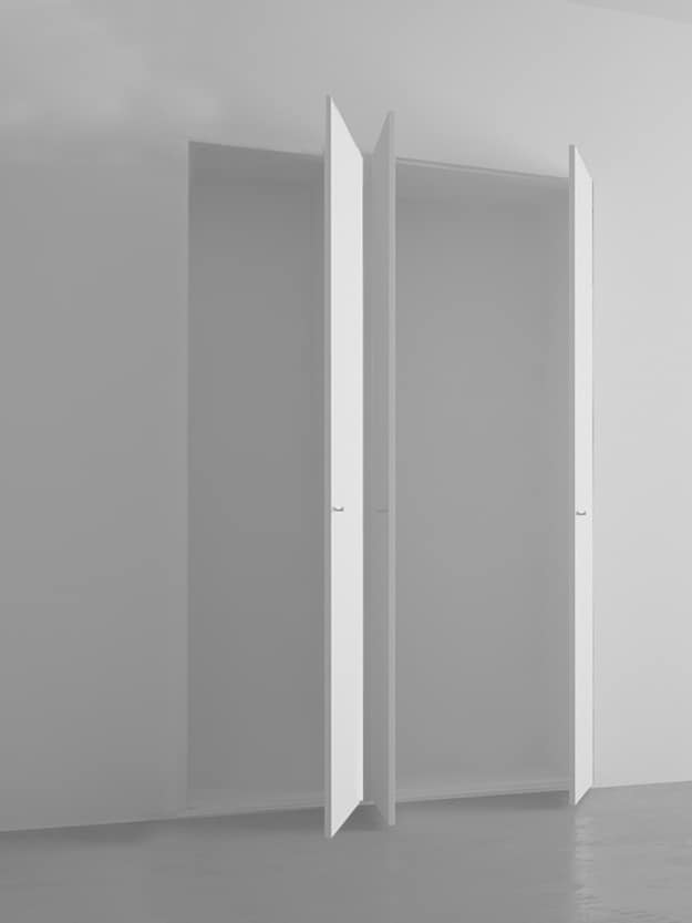 Invisible wardrobe 3 doors